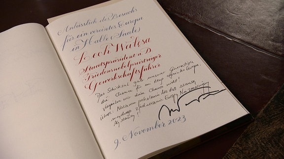 Eintrag von Lech Wałęsa im Goldenen Buch von Halle