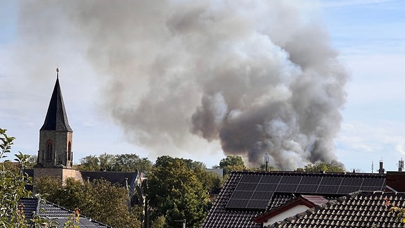 Rauchwolken über Höhnstedt