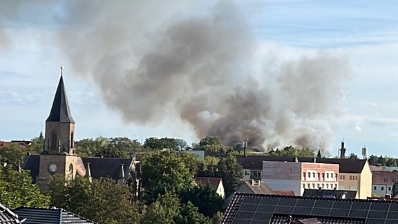 Rauchwolken über Höhnstedt