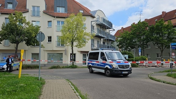 Eine Straße in der Merseburger Innenstadt ist wegen eines Bombenfundes gesperrt.