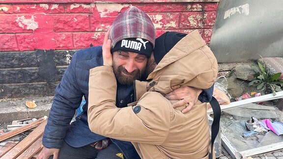 Shahm trifft seinen Bruder in der Türkei