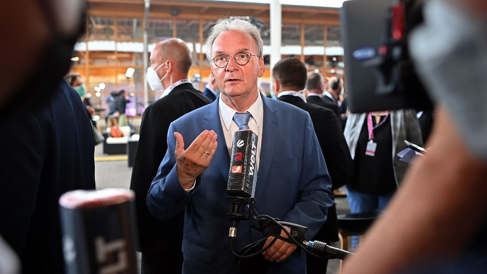 Hochrechnungen zur Landtagswahl in Sachsen-Anhalt: CDU ...