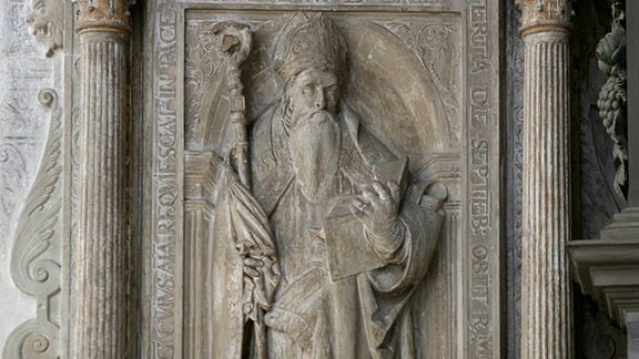 Grabplatte von Bischof Julius von Pflug im Dom der Moritzburg zu Zeitz