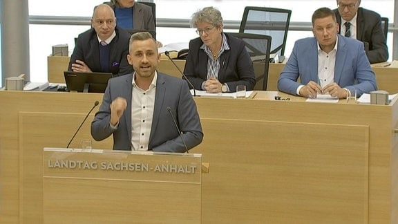 Ulrich Siegmund spricht im Landtag von Sachsen-Anhalt