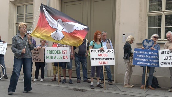 Demonstrierende in Halle