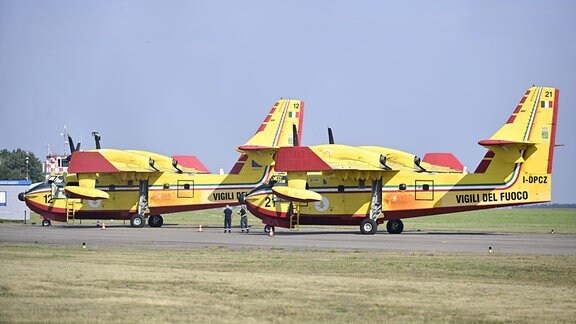 Löschflugzeuge vom Typ Canadair CL-415