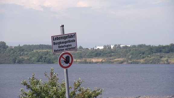 Ein Betreten verboten-Schild steht am Concordiasee