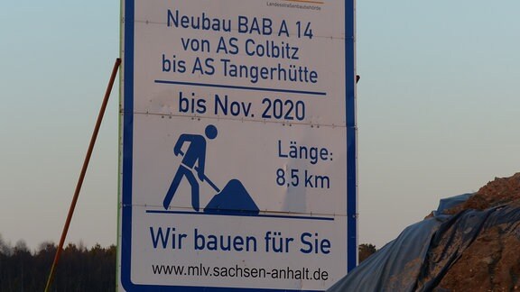 Baustellen-Schild zur Verlängerung der A14