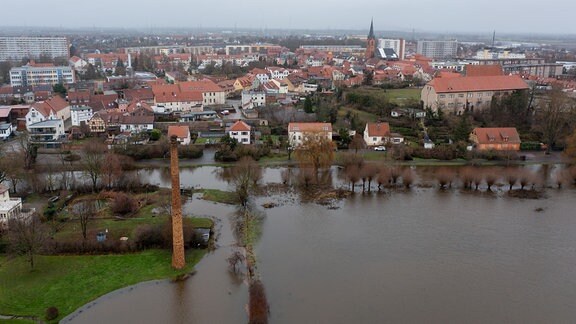 Die Ohre in Wolmirstedt im Landkreis Börde ist an einigen Stellen über die Ufer getreten.