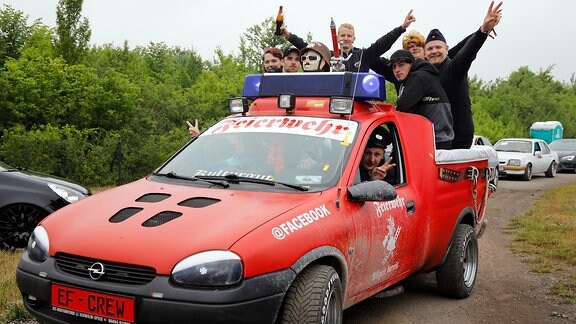 Opel-Liebhaber beim 23. Opeltreffen in Oschersleben vom 31. Mai bis zum 3. Juni 