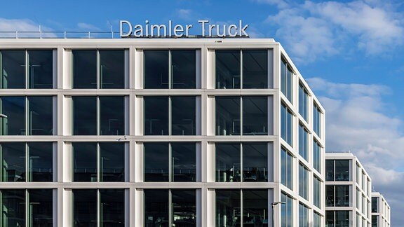 Daimler Trucks. Neuer Hauptsitz der Daimler Truck AG in Leinfelden-Echterdingen. 