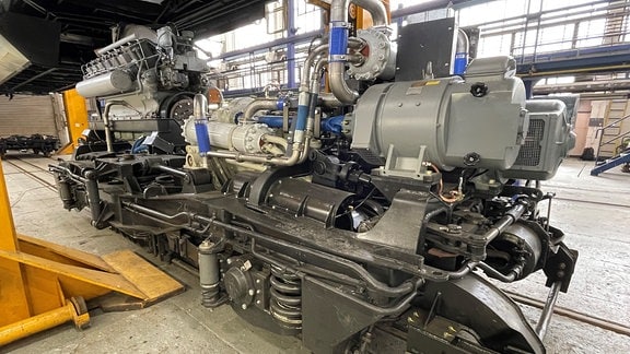 Der Dieselmotor des DDR Schnellzuges in Halberstadt
