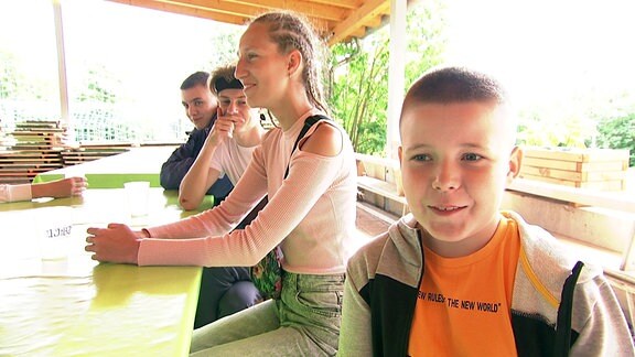 Jugendliche aus der Ukraine am Barleber See.