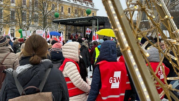 Sachsen-Anhalt: Hunderte Bei Warnstreik-Kundgebungen Im öffentlichen ...