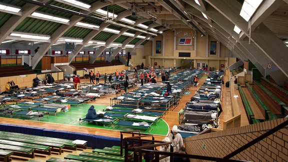 Notunterkunft mit 300 Betten in der Hermann-Gieseler-Halle 