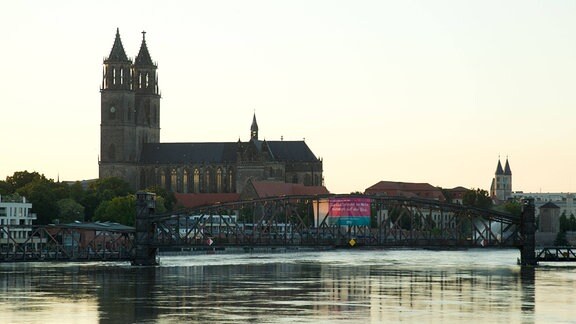 Hochwasser an der Elbe in Magdeburg (Sachsen Anhalt) 