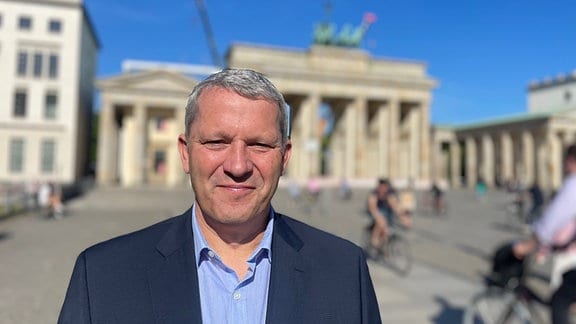 Intel-Vorstand Christoph Schell vor dem Brandenburger Tor