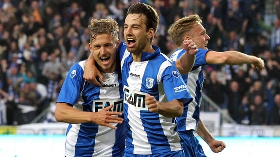 Torjubel Christian Beck und Nicolas Hebisch (Magdeburg) nach dem Tor zum 1:0 durch Nicolas Hebisch.