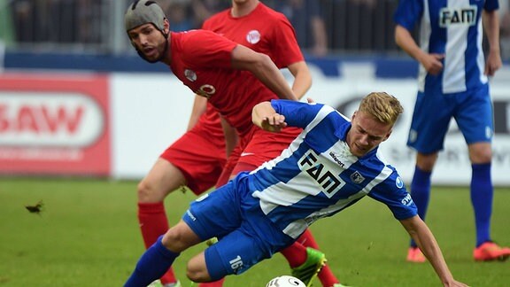 Klaus Gjasula (Offenbacher Kickers), Nils Butzen (1.FC Magdeburg)