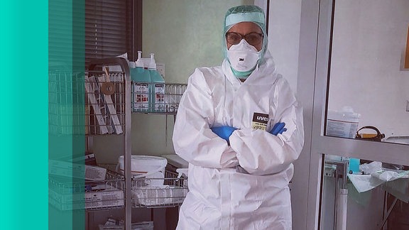 Katharina Merz in Vollschutz in einer Krankenstation