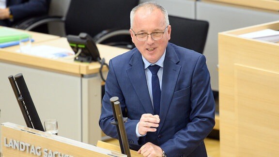 Rüdiger Erben spricht im Plenarsaal des Landtages von Sachsen-Anhalt.