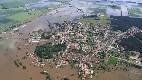 Überflutete Wohn-Areale am 11.06.2013 in Schönhausen