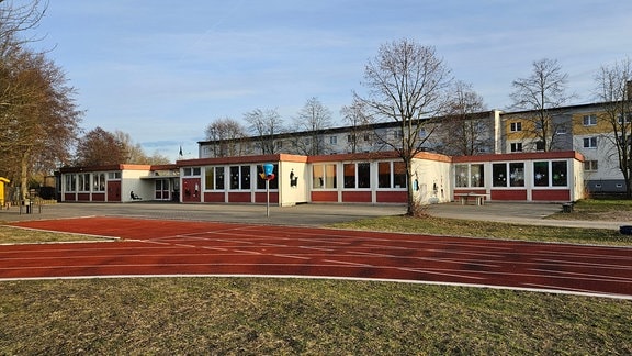Die Klassenraum-Container auf dem Gelände der Lessingschule in Salzwedel