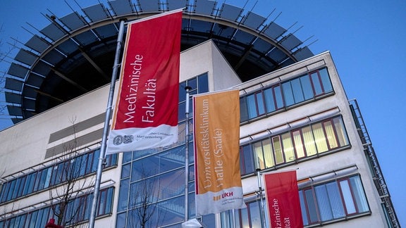 Blick auf das Universitätsklinikum in Halle/Saale. 