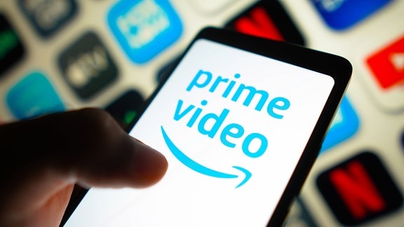 Amazon Prime Video Logo auf einem Smartphone