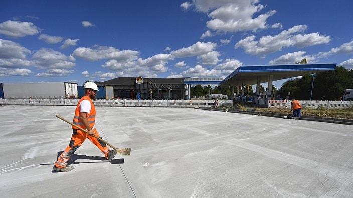 Neue Parkplätze für Lkw werden auf den beiden Rastplätzen Oberlausitz gebaut.