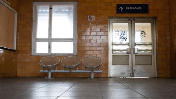 Die Wartehalle im Bahnhof von Weißwasser. 