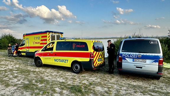 Polizei und Krankenwagen am Berzdorfer See