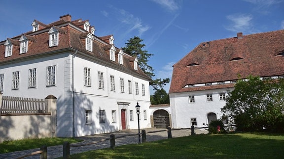 Im Herrnhuter Ortsteil Berthelsdorf steht das Zinzendorf-Schloss. Hier begann Anfang des 18. Jahrhunderts die Geschichte der Brüdergemeinde. 