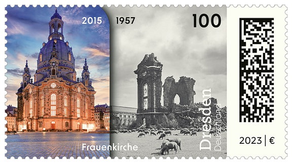 Eine Briefmarke zeigt die Frauenkirche Dresden einmal im zerstörten Zusatnd und dann wiederaufgebaut.
