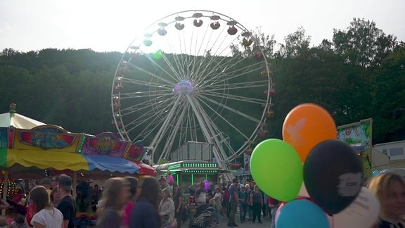 Riesenrad und Luftballons beim Tag der Sachsen in Aue-Bad Schlema
