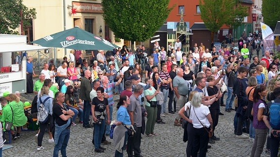 Beim Tag der Sachsen in Aue-Bad Schlema sangen 21.000 Besucher das Steigerlied.
