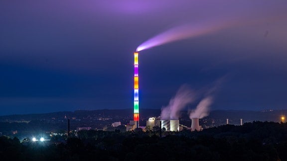 Der 302 Meter hohe Schornstein des Heizkraftwerkes Chemnitz gilt als höchstes Bauwerk Sachsens