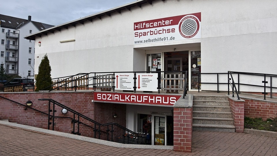 Leichte Sprache: Immer mehr Menschen kaufen im Sozial-Kaufhaus in Chemnitz ein | MDR.DE