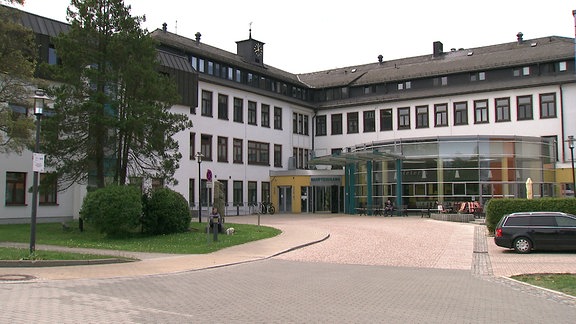 Eingangsbereich des Klinikums in Rodewisch.