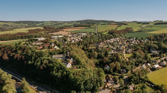 Schloss Wiesenburg in Wildenfels aus der Vogelperspektive