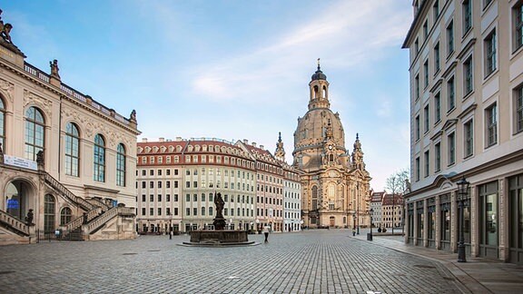 Menschenleerer Neumarkt in Dresden