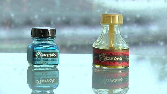 Zwei Produkte der Firma Barock VEB Chemie