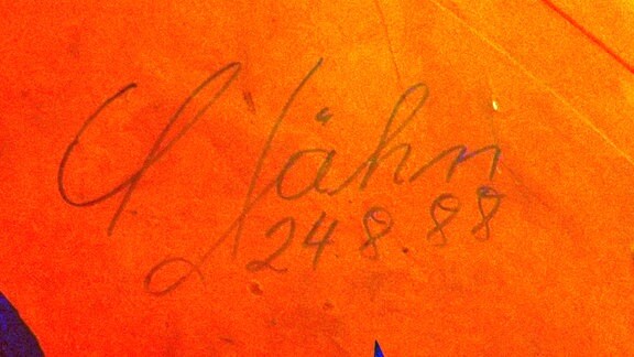 Autogramm von Sigmund Jähn auf der Landekapsel "Sojus 29" im Militärhistorischen Museum Dresden