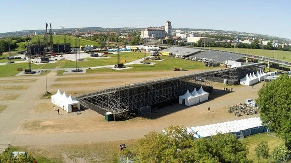 Bühnenaufbau für die vier Rammstein Konzerte in der Rinne Dresden.
