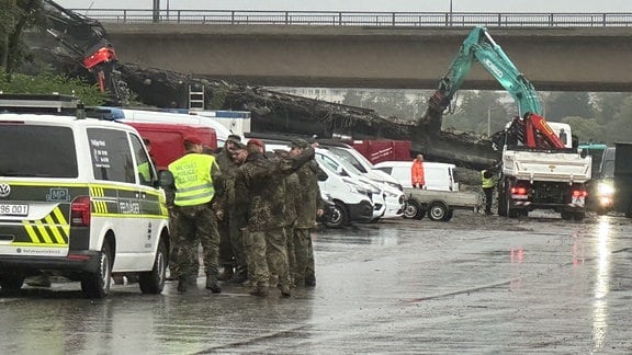 Bundeswehr an der Carolabrücke