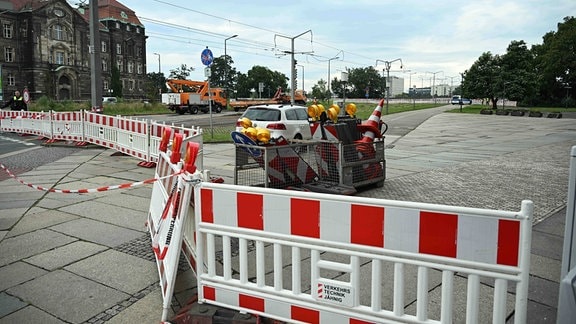 Eine Straßensperrung.