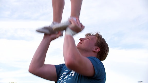 Die Cheerleader der American-Football-Mannschaft Dresden Monarchs beim Training.