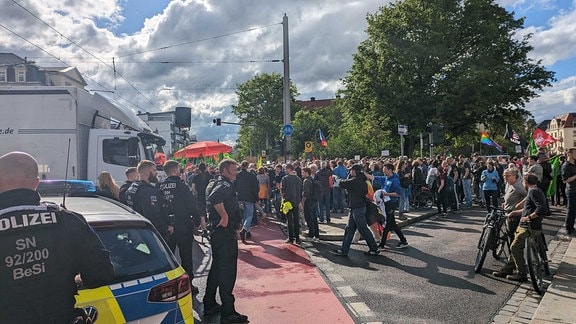 Demonstration "Aufstehen und Demokratie verteidigen" in Dresden