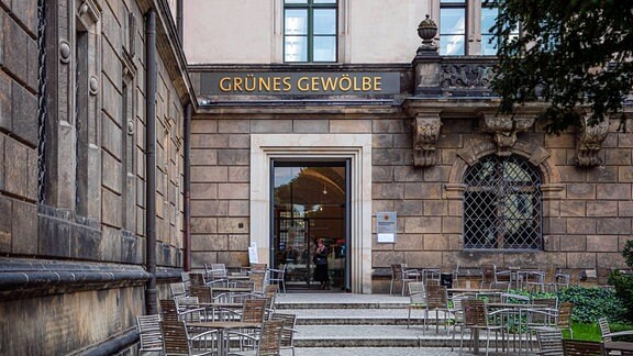Eingang zum Historischen Grünen Gewölbe im Residenzschloß in Dresden
