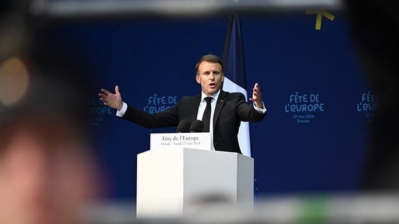 Emmanuel Macron, Präsident von Frankreich, spricht beim Europäischen Jugendfest «Fête de l'Europe» auf dem Neumarkt vor der Frauenkirche.